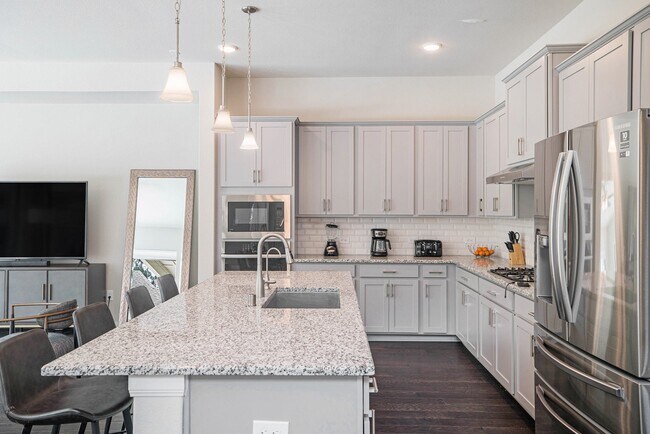 Photo - 206 Liatris Ct