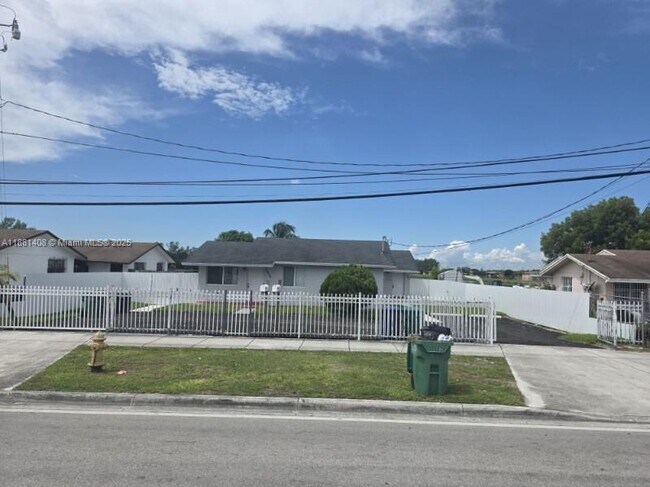 Photo - 11624 NW 17th Ave Unit 11624