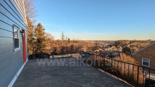 Photo - 2710 Houston St