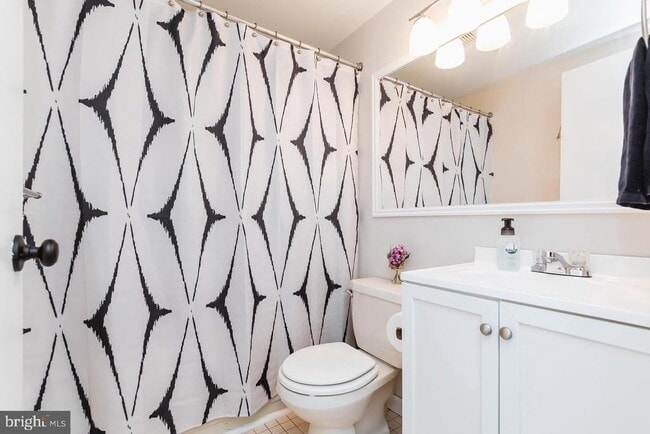 Photo - 32 Melken Ct