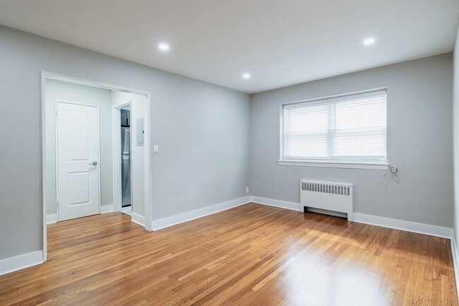 Photo - Watson Apartments