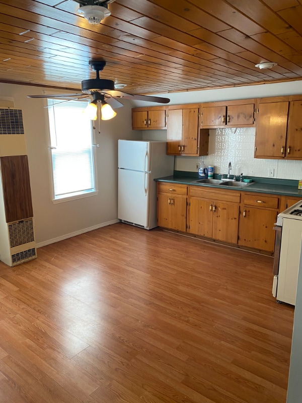 Building Photo - 166 Newland Ave