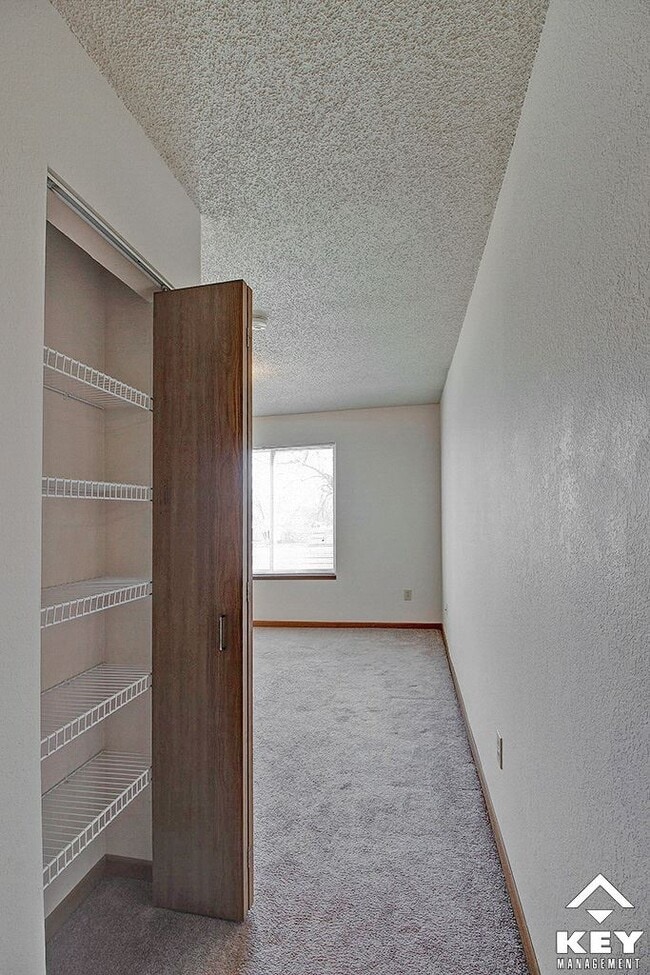 Prairie Village Apartments Hutchinson, KS