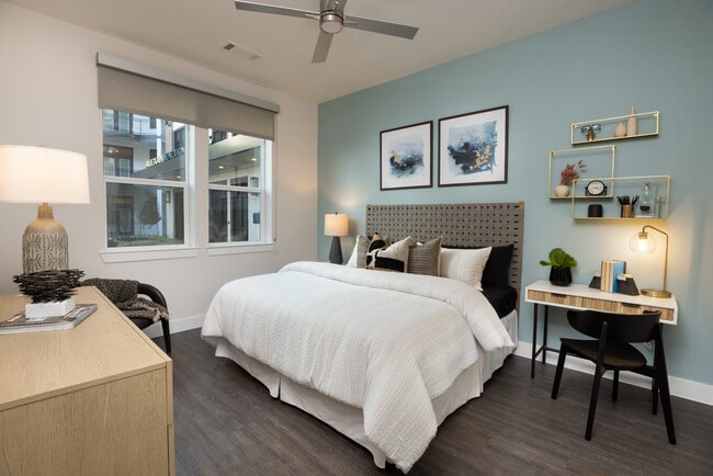 Photo - Luxury Living Near Downtown – Up to 2 Mont... Unit AJH1