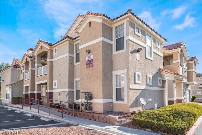 Building Photo - 5855 Valley Dr Unit 1060