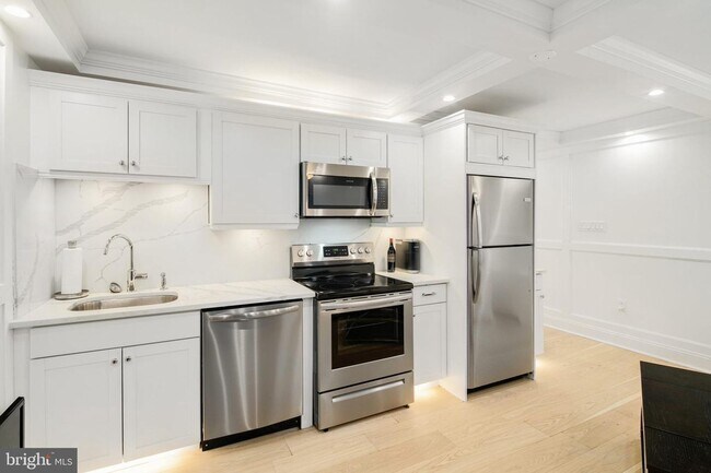 Photo - Beautifully Renovated 1 Bed Unit @ The Dor...
