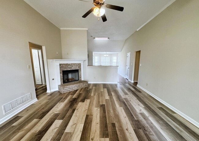 Photo - 6098 Ravenwood Lake Dr E