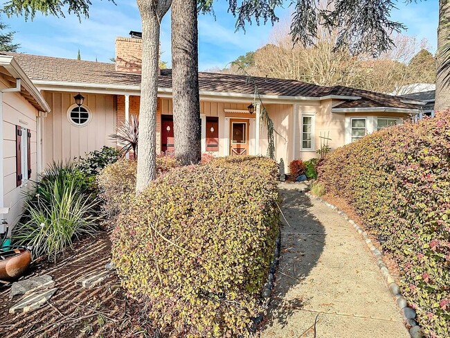 Photo - 7 Cypress Ave