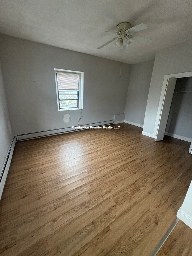 Building Photo - 16 Flint St Unit 3