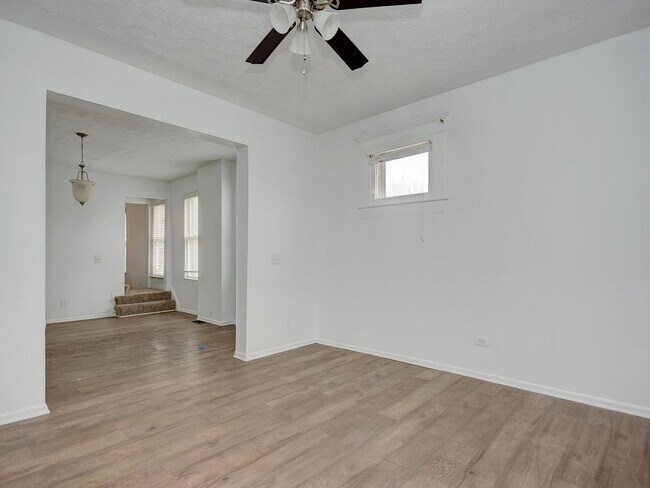 Photo - 683-685 South Champion Unit 683