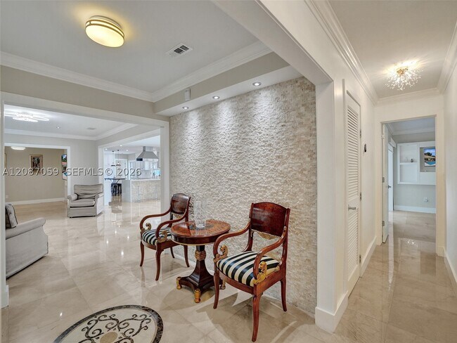 Photo - 1541 Tagus Ave