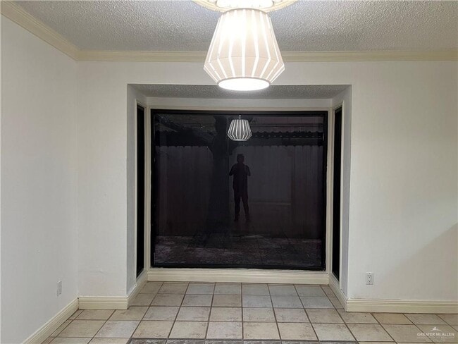 Photo - 20 Redbud Ave