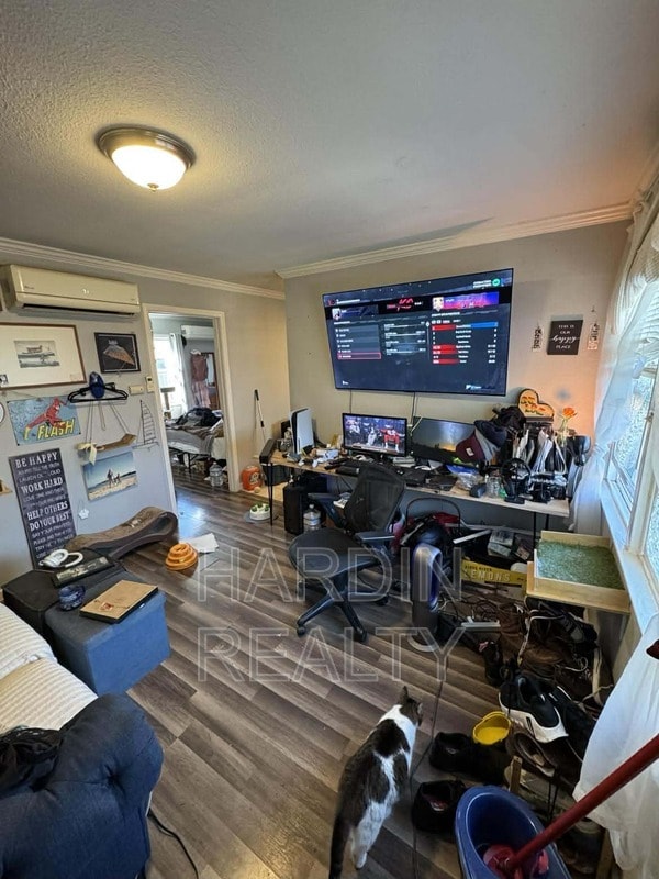 Photo - 623 James St