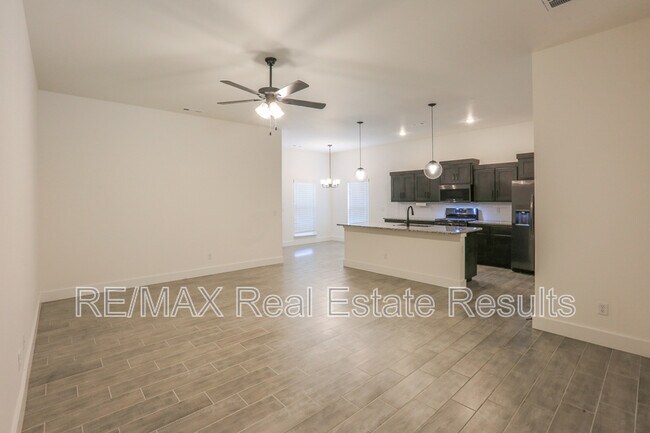 Photo - 1510 Emmerson St House