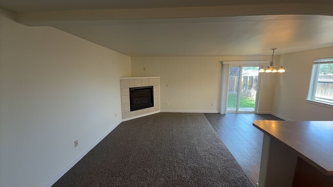 Photo - 1451 NE 7th St