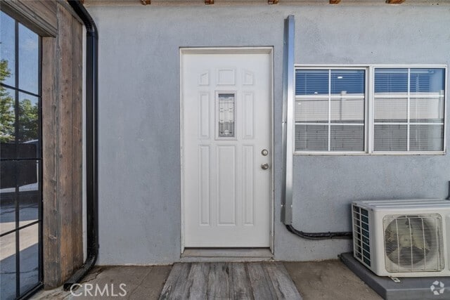 Building Photo - 8447 Colbath Ave Rental
