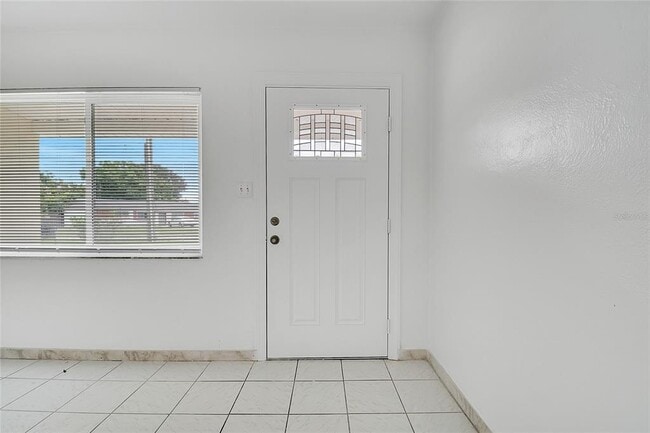 Photo - 1040 San Luis Dr