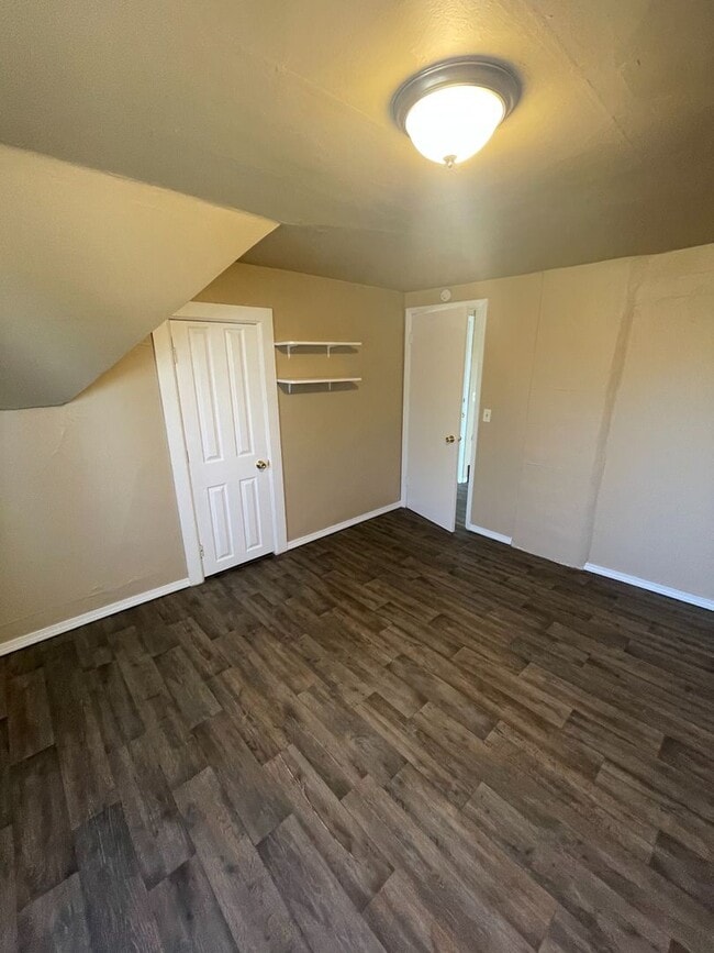 Photo - 841 S Oakland Ave Unit Upper