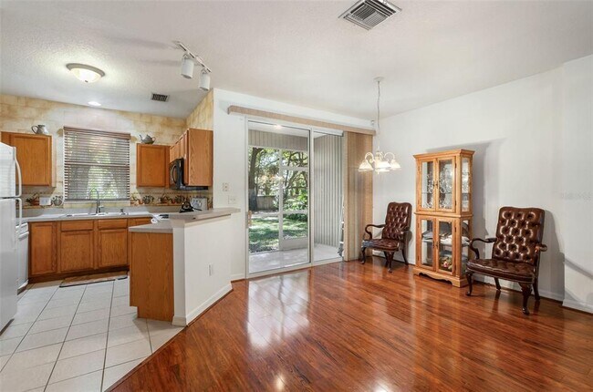 Photo - 2139 Golden Oak Ln
