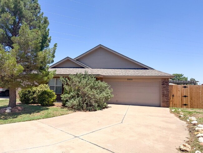 Building Photo - 3 Bedroom 2 Bath Located in Cooper District!