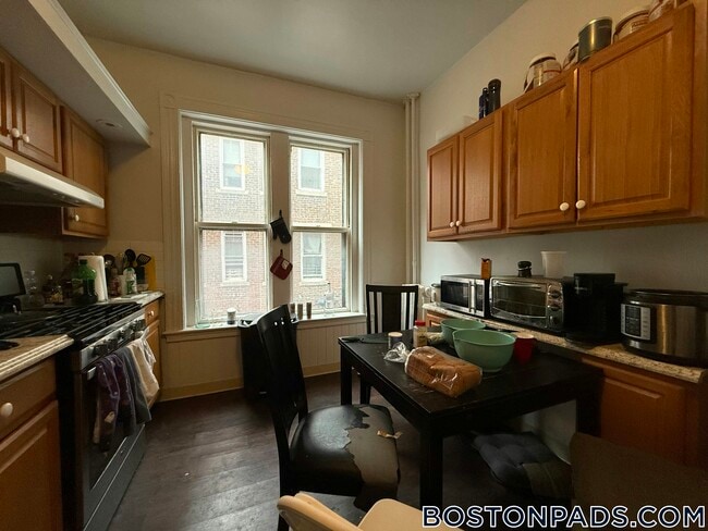 Photo - 73 Westland Ave Unidad 2