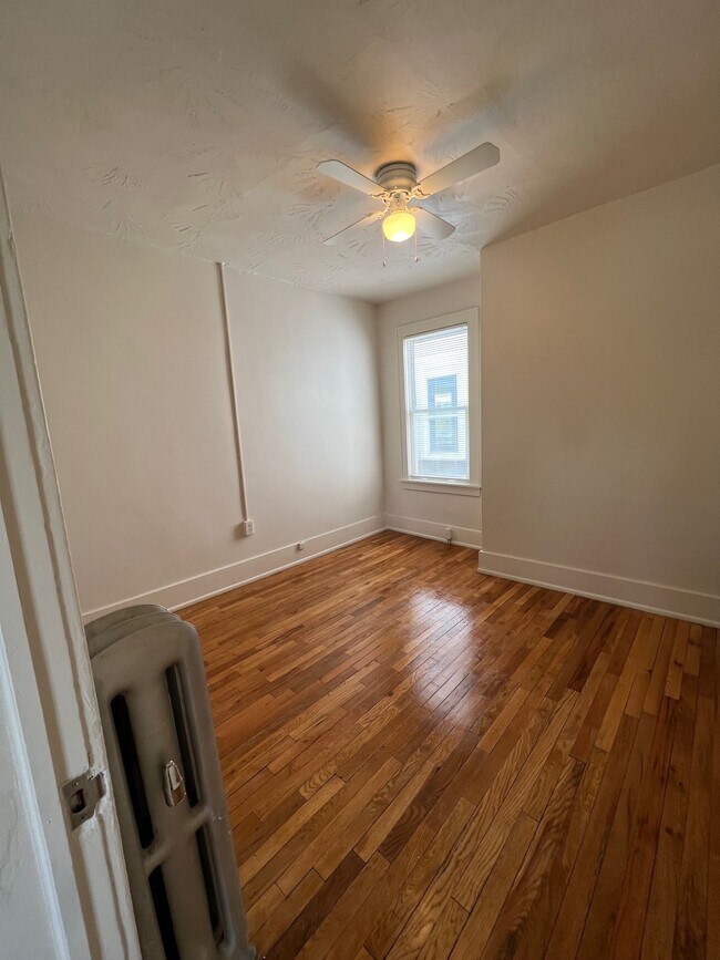 Photo - 22940 Woodward Ave Unit Apt B