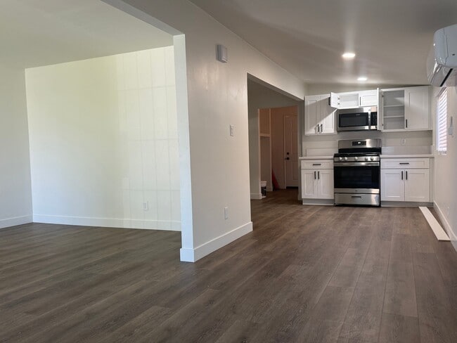Photo - 11151 Duncan Ave Unit 11151