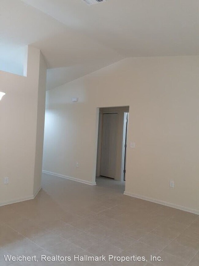 3 br, 2 bath House 1722 Pineview Ave Rental House Rental in