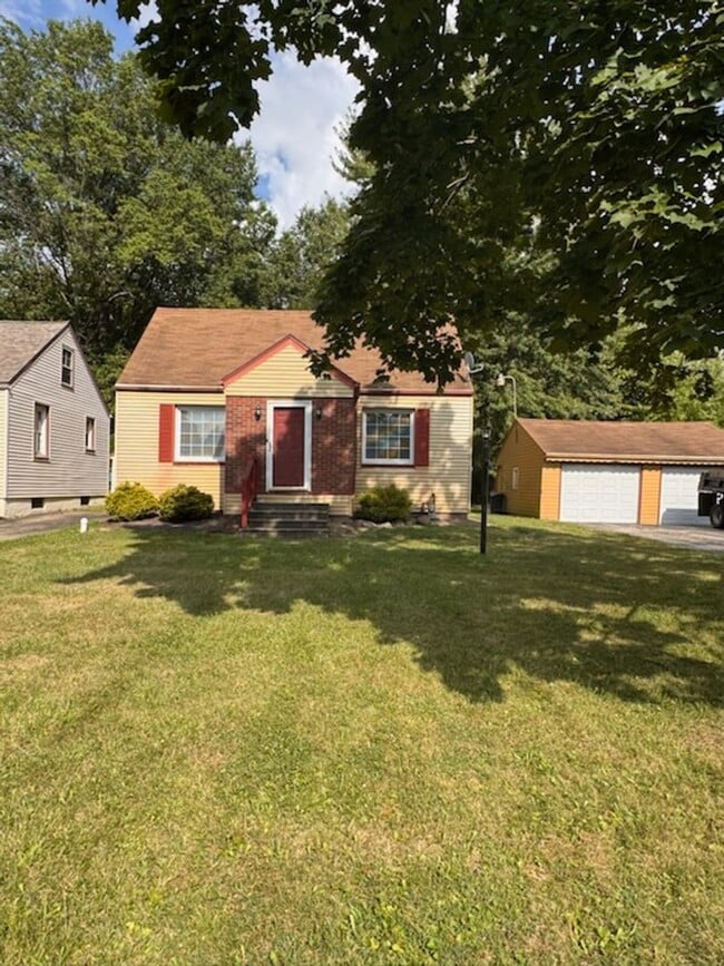 Building Photo - 817 Taylor Rental