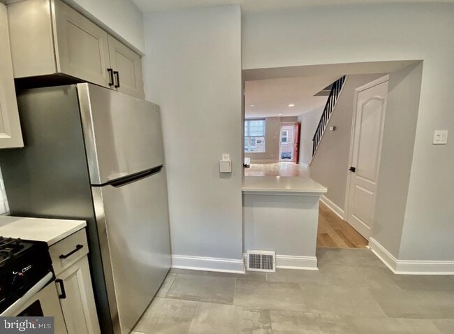 Photo - 209 Daly St