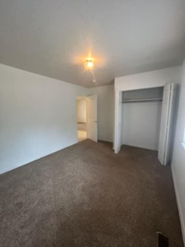 Photo - HUGE 6 bed 3 bath Home in Pocatello