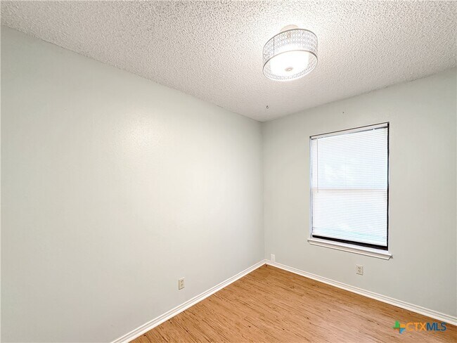 Photo - 776 Lookout Dr