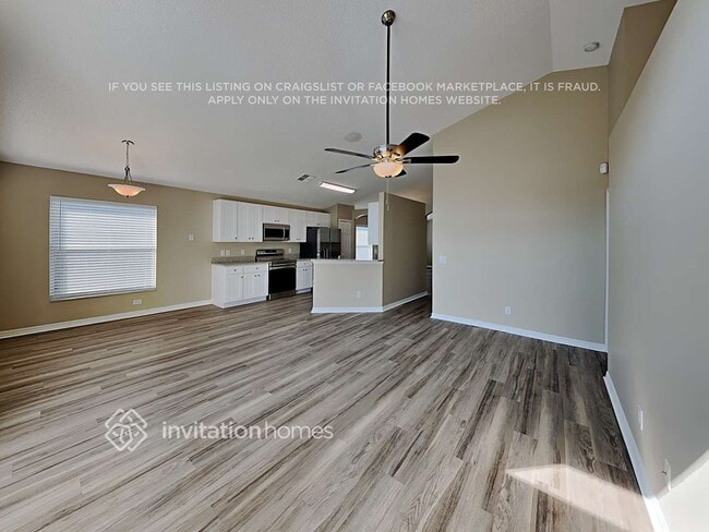 13733 Hawkeye Dr