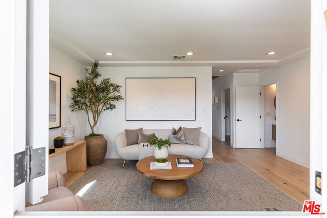 Photo - 3840 Lyceum Ave