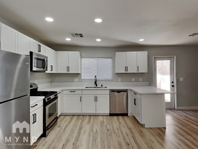 Photo - 2280 Platinum Band St