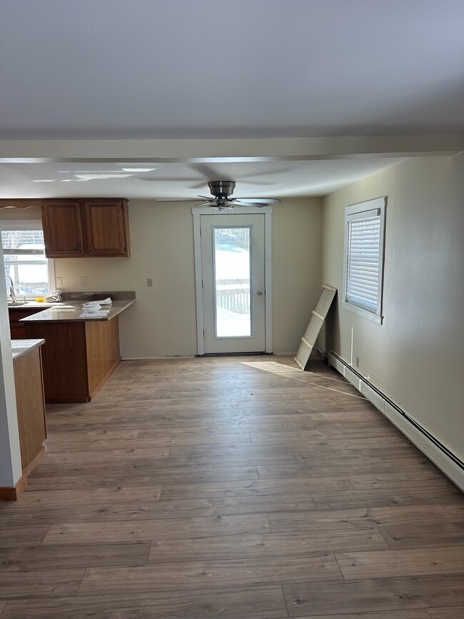 Photo - 686 S Windsor St