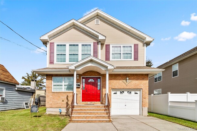 Building Photo - 1332 Star Ave