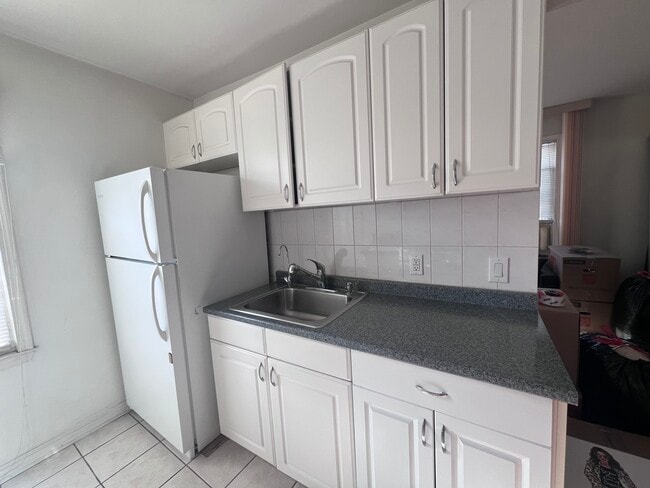 Photo - 2018 Jones Rd Unit 2