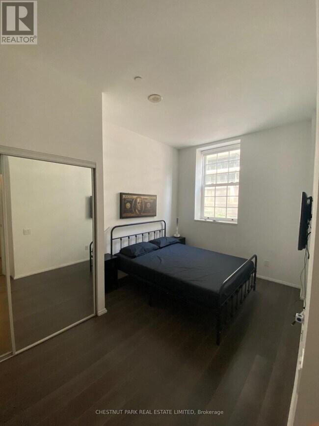 Photo - 68 Shuter St