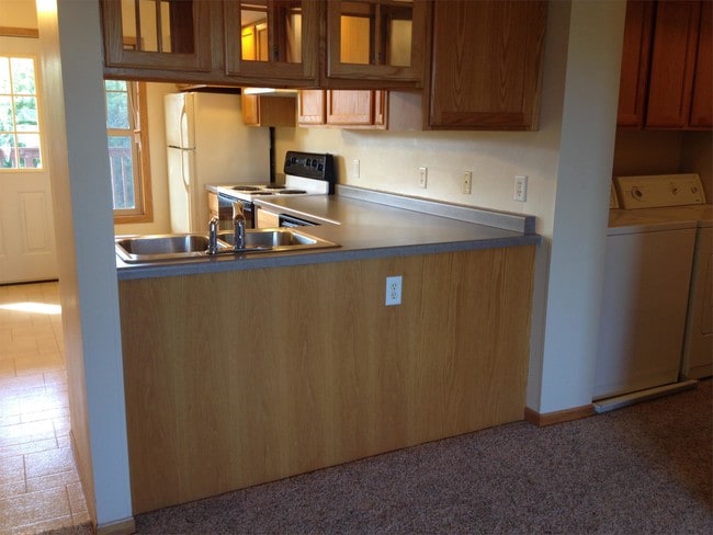 Photo - 660 Circle Pine Dr