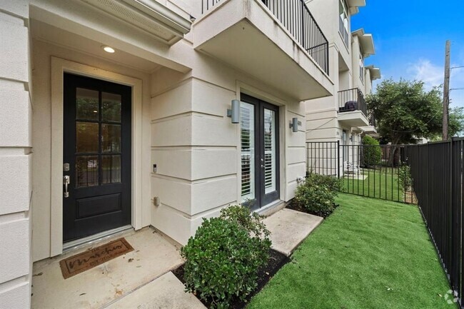 Building Photo - 2509 Garrow St Unit B Rental