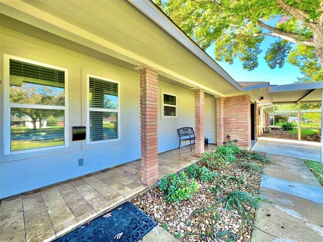 Photo - 4913 W 43rd St