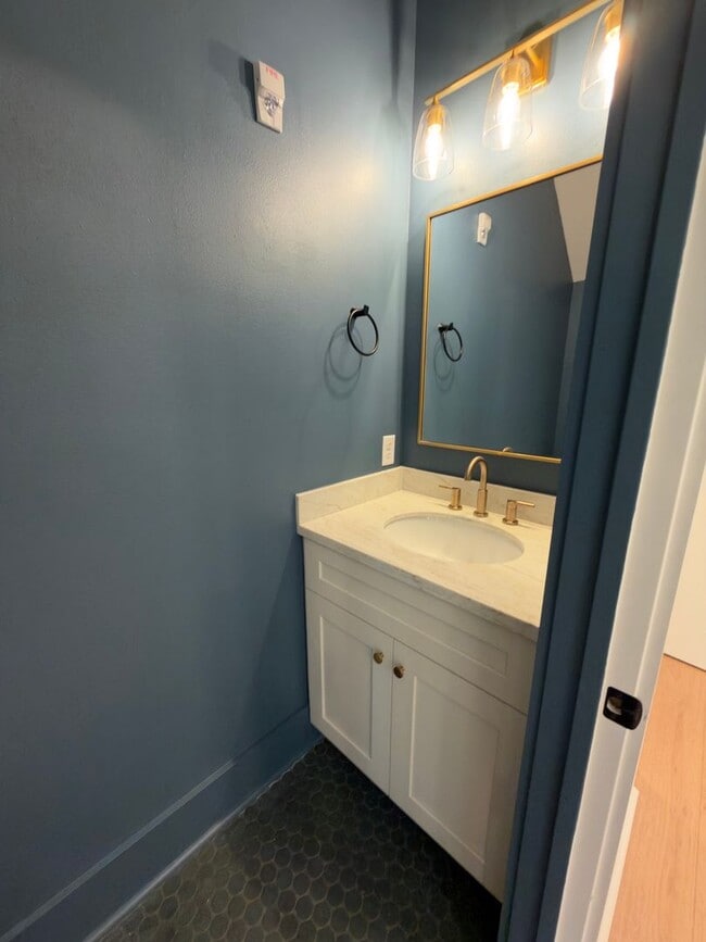 7229 Zimpel St Unit 1101 Pine Apt B