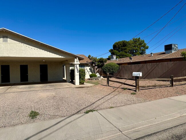 Cute 2 bedroom, 2 bathroom home with firep... - Cute 2 bedroom, 2 bathroom home with firep...