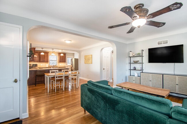 Photo - 8754 Florence Ave