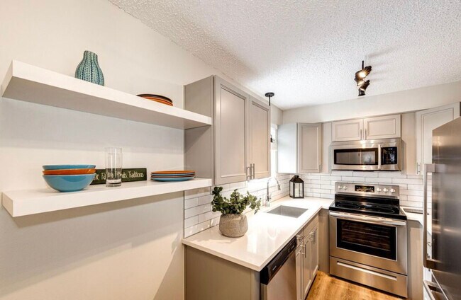 Photo - 8060 W 9th Ave