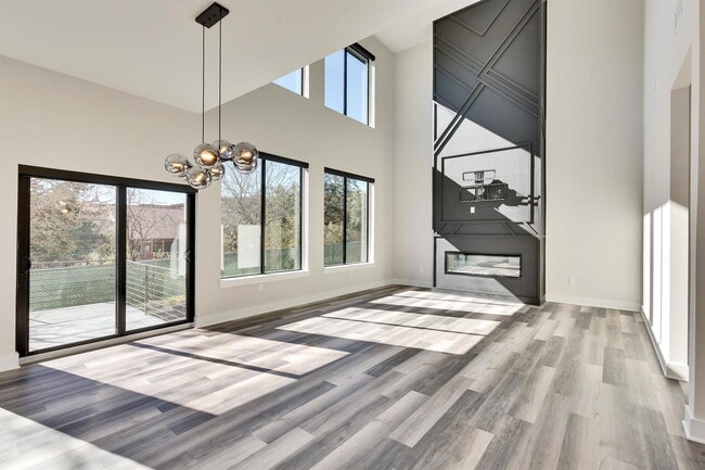 Photo - 1304 Minnie Dr