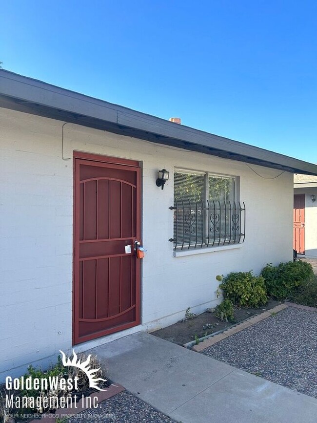 Comfy 2Bd 1Ba Apartment in Gated Community - Comfy 2Bd 1Ba Apartment in Gated Community