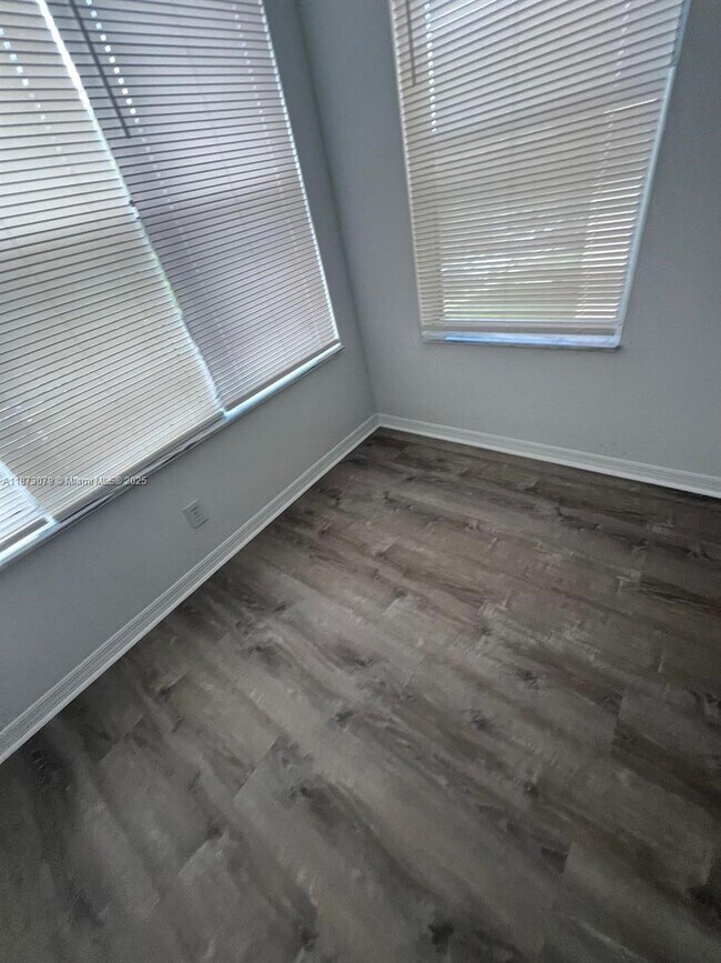 Photo - 3430 Pinewalk Dr N Unit 636