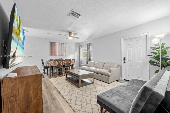 Photo - 1208 NE 5th Ave Unit 3